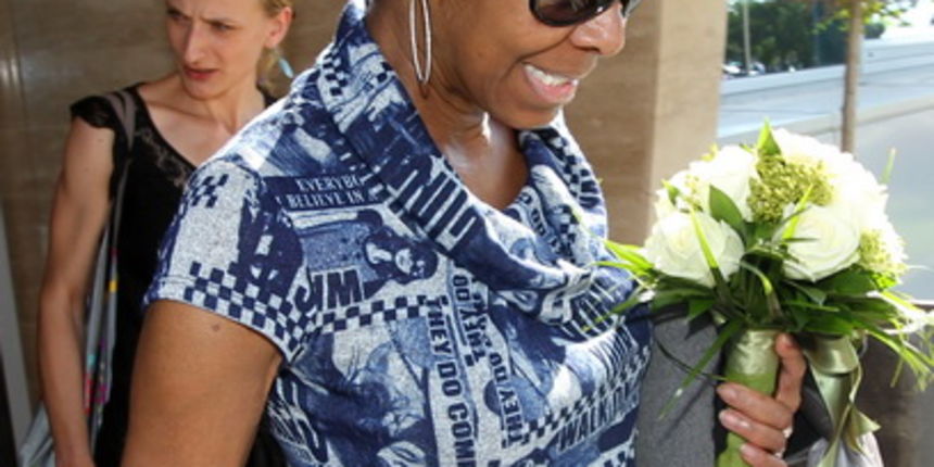 Zadar, 220710.
Natalie Cole svjetski poznata pjevacica koja sutra 23. srpnja u Zadru ima koncert, sletjela je u zracnu luku Zemunik.
Foto: Andrija Lucic / CROPIX Zadar, 220710.
Natalie Cole svjetski poznata pjevacica koja sutra 23. srpnja u Zadru ima koncert, sletjela je u zracnu luku Zemunik.
Foto: Andrija Lucic / CROPIX