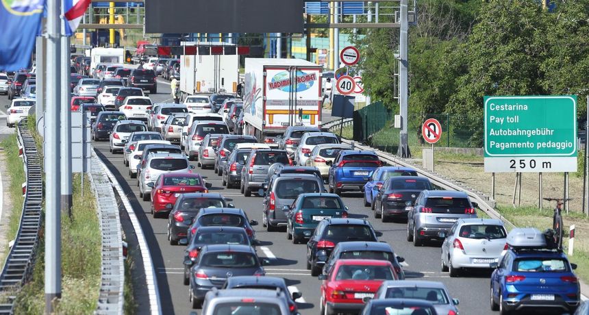 gužva na cesti, gužva u prometu gužva na cesti, gužva u prometu