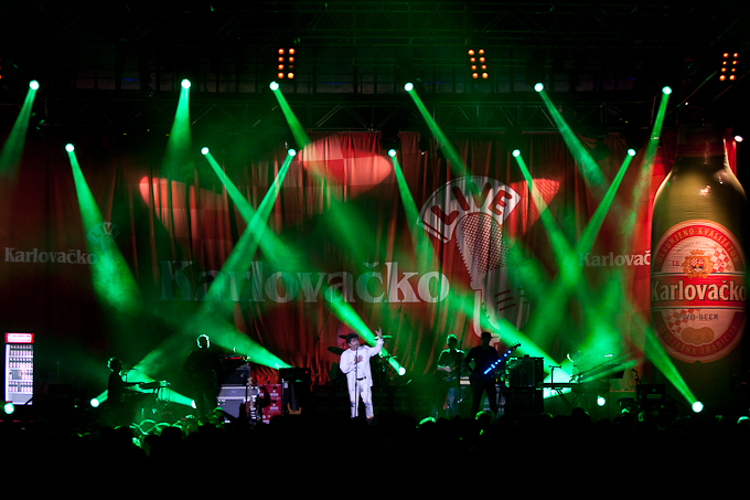 Karlovacko live: Halid Beslic i Crvena jabuka u dvorani Kresimir Cosic u Zadru, Foto: Leo Banic Karlovacko live: Halid Beslic i Crvena jabuka u dvorani Kresimir Cosic u Zadru, Foto: Leo Banic