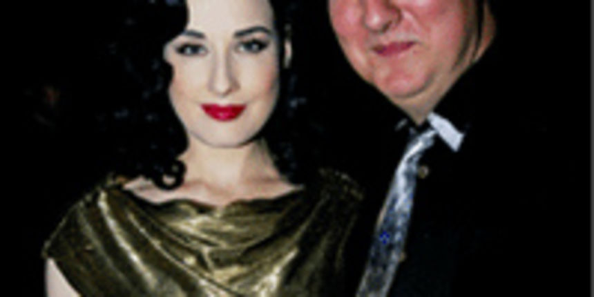 Stephen Jones dobio nagradu za poseban doprinos modi (Moda.hr) Stephen Jones dobio nagradu za poseban doprinos modi (Moda.hr)