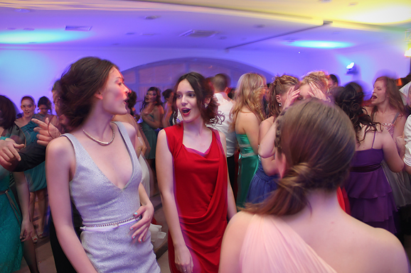 Maturalna večer gimnazije jurja barakovića (foto:Saša Čuka) Maturalna večer gimnazije jurja barakovića (foto:Saša Čuka)