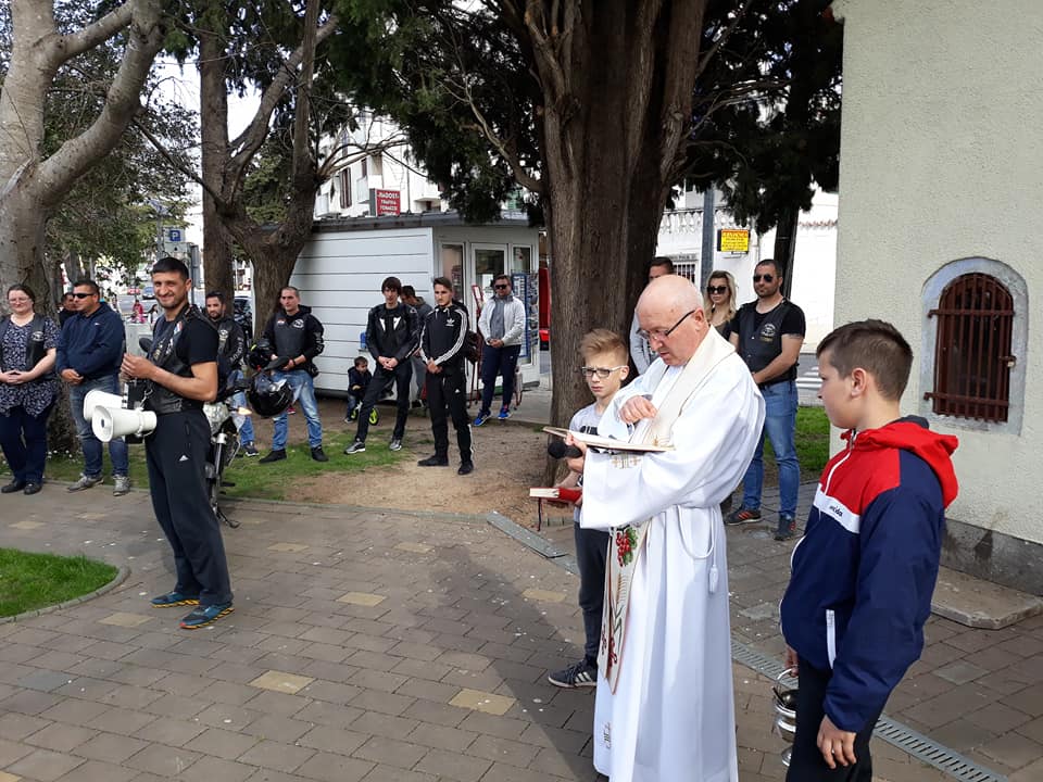 Bajkeri Dalmacije na blagoslovu motora u Biogradu na moru