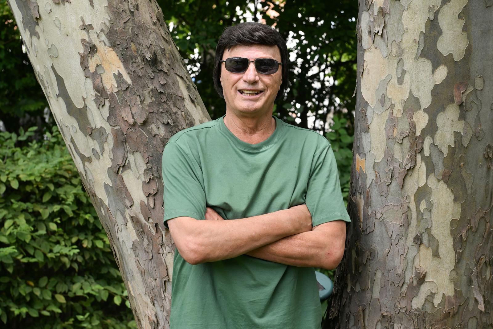 U Croatia Records-u odrzana je promocija novog albuma pjevaca Duska Lokina. U Croatia Records-u odrzana je promocija novog albuma pjevaca Duska Lokina.