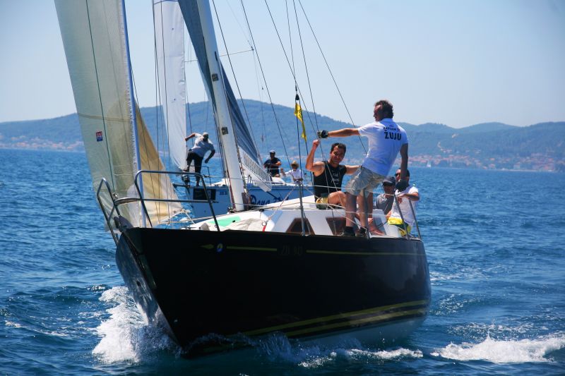 Image 988969 (auto) Image 988969 (auto)