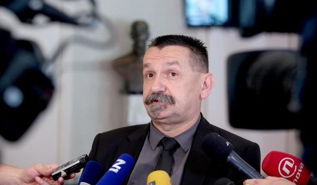 Zastupnik Pero Coric dao izjavu o stanju u Vladi. Photo: Patrik Macek/PIXSELL
