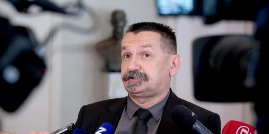 Zastupnik Pero Coric dao izjavu o stanju u Vladi. Photo: Patrik Macek/PIXSELL