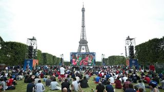 EURO 2016: Fan zona pored Eiffelovog tornja. Photo: Sanjin Strukić/PIXSELL EURO 2016: Fan zona pored Eiffelovog tornja. Photo: Sanjin Strukić/PIXSELL
