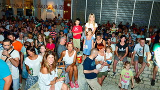 U povodu 4. rođendana Boutique hostela Forum, “najpristojniji mogući” riječki Let 3 održao je fenomenalan koncert na antičkom Forumu