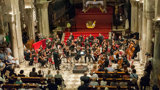 55. Glazbene večeri u Sv. Donatu: Koncert Zadarskog komornog orkestra i Romana Simovića, foto: Željko Karavida 55. Glazbene večeri u Sv. Donatu: Koncert Zadarskog komornog orkestra i Romana Simovića, foto: Željko Karavida