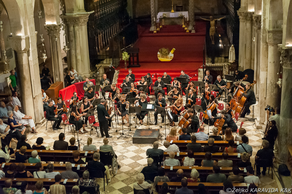 55. Glazbene večeri u Sv. Donatu: Koncert Zadarskog komornog orkestra i Romana Simovića, foto: Željko Karavida 55. Glazbene večeri u Sv. Donatu: Koncert Zadarskog komornog orkestra i Romana Simovića, foto: Željko Karavida