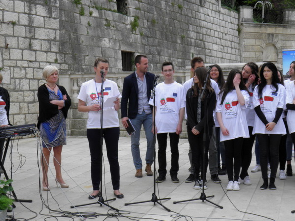 Trg Petra Zoranića: Učenici i profesori PPV Stanka Ožanića predstavili rezultate projekta “Primjena inovativnih metoda podučavanja i komunikacije sukladno smjernicama ruralnog razvoja”