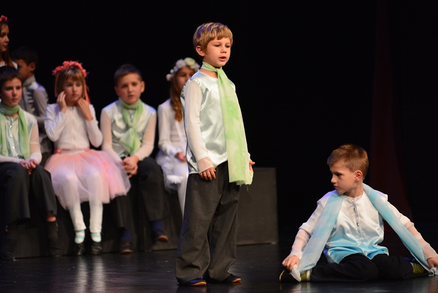 Premijera predstave “U sjeni” udruge “Igrajmo se” Premijera predstave “U sjeni” udruge “Igrajmo se”