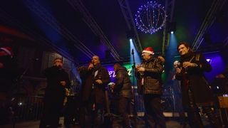 Mladen Grdović pjesmom uveo Poreč u Novu 2017.