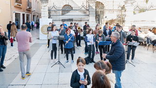 Jer glazba pokreće: Gradska glazba i puhači GB škole Bersa na Narodnom trgu Jer glazba pokreće: Gradska glazba i puhači GB škole Bersa na Narodnom trgu