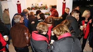 Paljenjem prve adventske svijeće i prigodnim zabavnim programom započela manifestacija Advent na otoku Viru