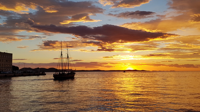 Spektakularan zalazak sunca 22. kolovoza 2016. Foto:Mladen Malik Spektakularan zalazak sunca 22. kolovoza 2016. Foto:Mladen Malik