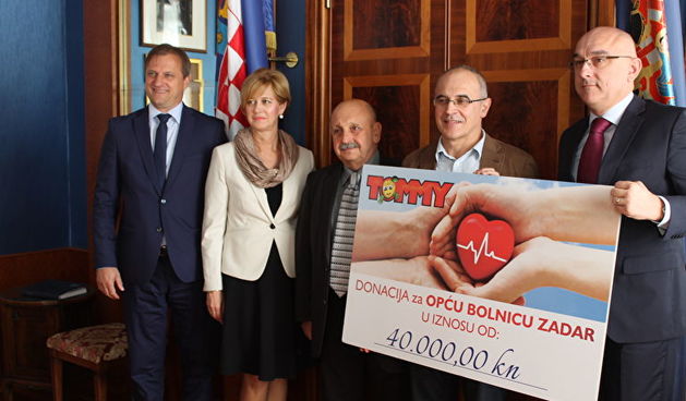 Tommy donirao 40 tisuća kuna Općoj bolnici Zadar