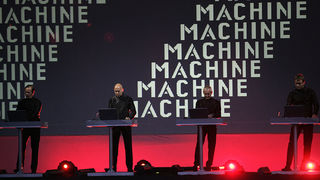 Zagreb, 240609.
Prva vecer T-mobile IN Music Festivala koji se odrzava na Jarunu na dvije pozornice. Kao zvijezde prve veceri najavljeni su Lilly Allen, Kraftwerk, Franz Ferdinand na T-mobile stageu i Rokia Traore na Nokia stageu. 
Na slici: nastup njemac