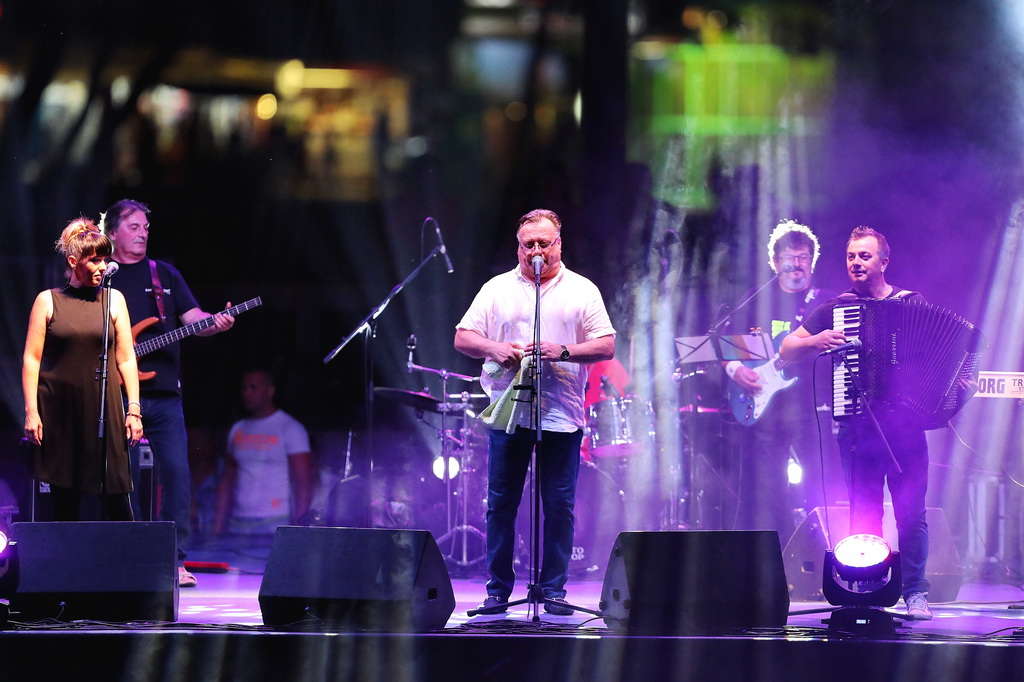 Halid Bešlić maestralno zaključio koncertnu sezonu u Biogradu na Moru
