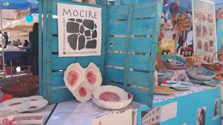 smotra učeničkih zadruga na Narodnom trgu; kreativnost na djelu; suveniri