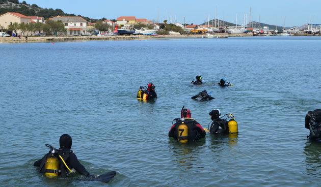 Održana vikend eko-akcija čišćenja podmorja u Murteru i na Žutu