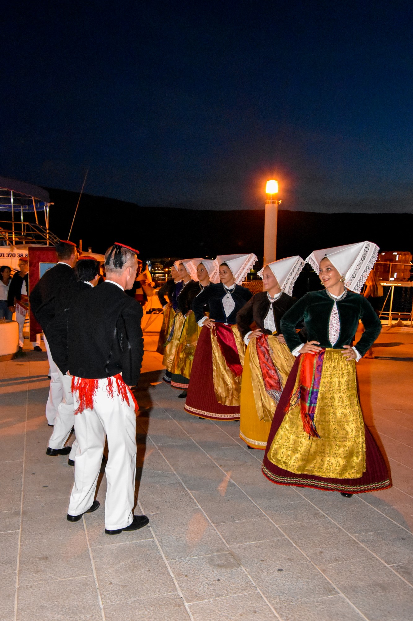 Etno večer s KUD Družina u Pagu Etno večer s KUD Družina u Pagu