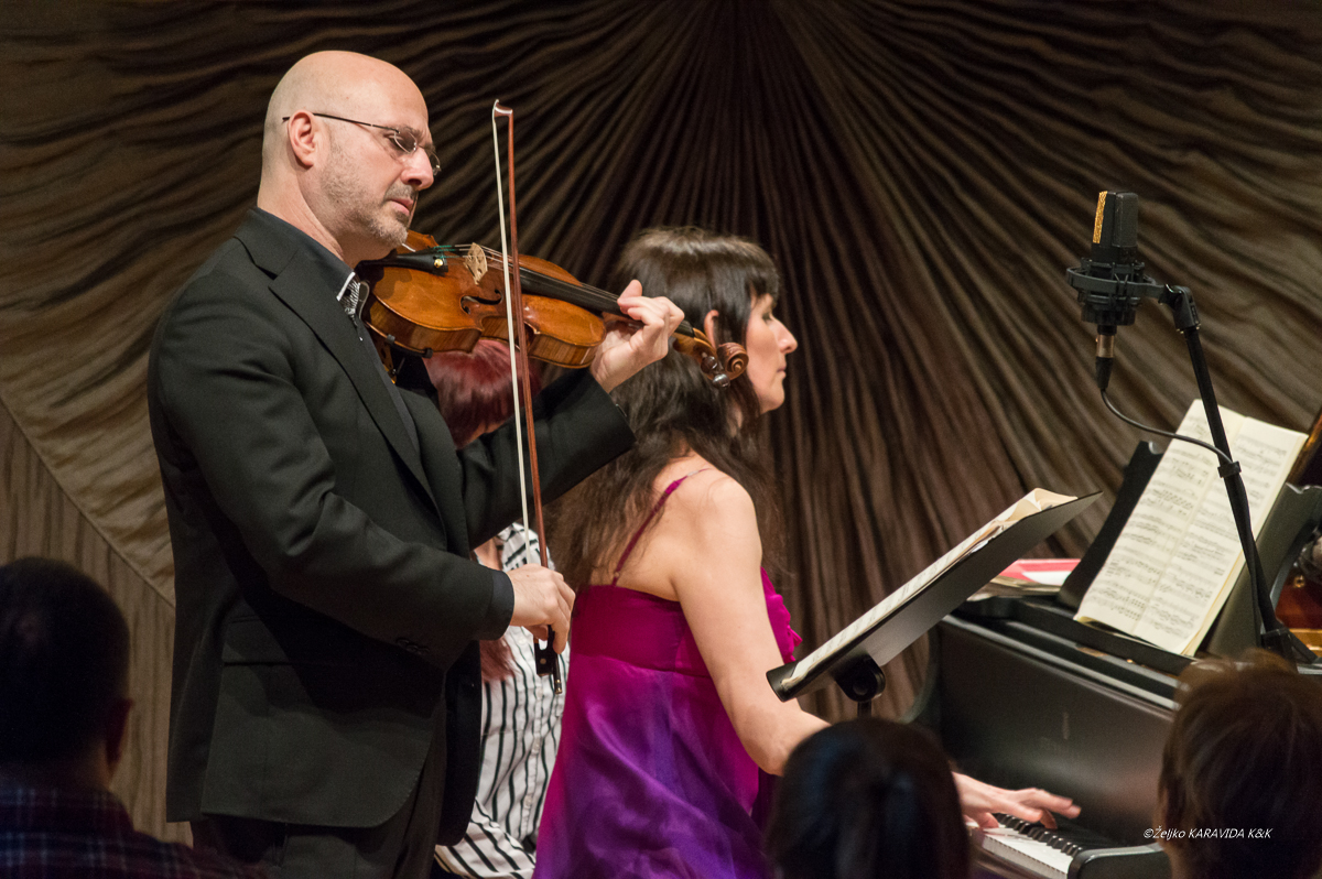 Romantizam iznad svega naziv je koncerta koji je održan u Kneževoj palači a nastupili su Erez Ofer, violina i Elisaveta Blumina, klavir