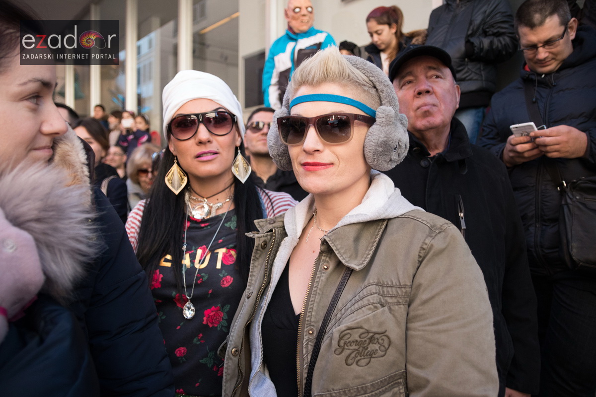 Zadarski karneval 2018: Povorka maškaranih skupina od Gradskih vrata preko Foruma do Narodnog trga Zadarski karneval 2018: Povorka maškaranih skupina od Gradskih vrata preko Foruma do Narodnog trga