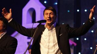 Tomislav Bralić i klape Intrade sinoć su održali koncert u prepunoj Spaladium areni u Splitu, foto: Tino Jurić/ PIXSELL Tomislav Bralić i klape Intrade sinoć su održali koncert u prepunoj Spaladium areni u Splitu, foto: Tino Jurić/ PIXSELL