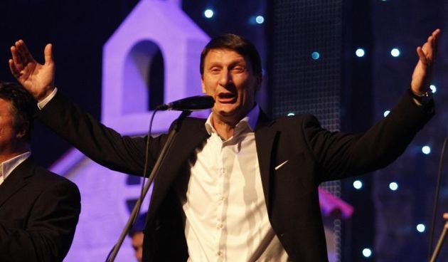 Tomislav Bralić i klape Intrade sinoć su održali koncert u prepunoj Spaladium areni u Splitu, foto: Tino Jurić/ PIXSELL