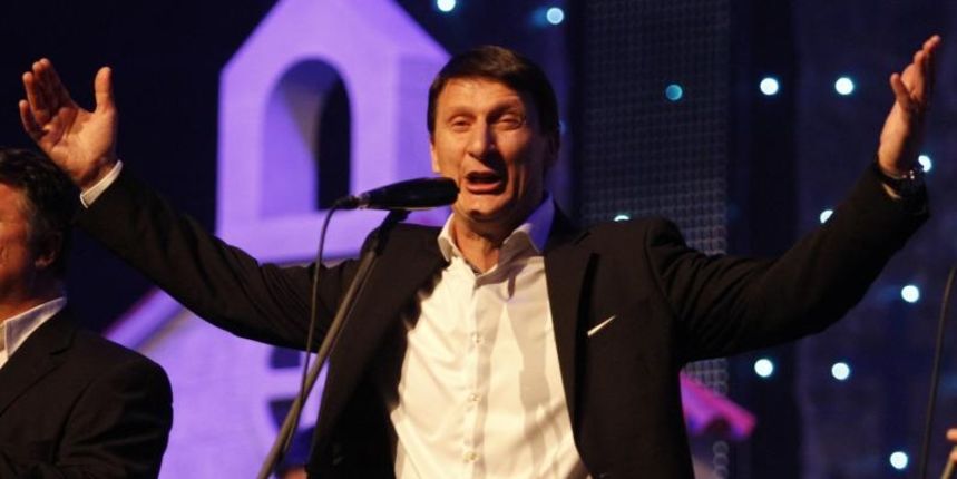 Tomislav Bralić i klape Intrade sinoć su održali koncert u prepunoj Spaladium areni u Splitu, foto: Tino Jurić/ PIXSELL