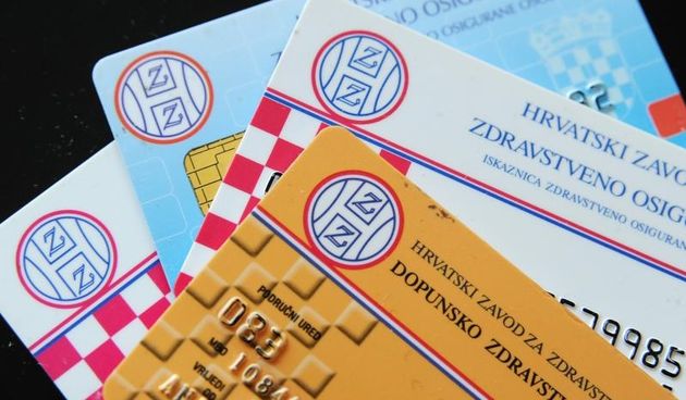 Zdravstvena iskaznica i kartica dopunskog osiguranja. Photo: Dusko Jaramaz/PIXSELL Autor  Dusko Jaramaz/PIXSELL Ključne riječi  zdravstvo, HZZO, Participacija, kartica, lijekovi, kartice, ilustracija, bolesnici, lijecenje, zdravstvena iskaznica, zdravstv