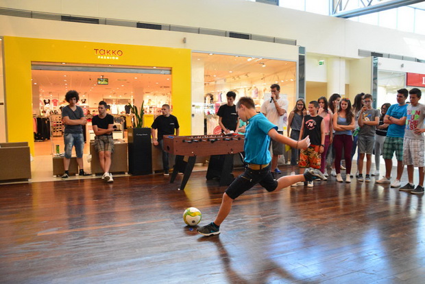 Supernova: Nogometno ludilo i izvlačenje dobitnika automobila Audi A1 Supernova: Nogometno ludilo i izvlačenje dobitnika automobila Audi A1