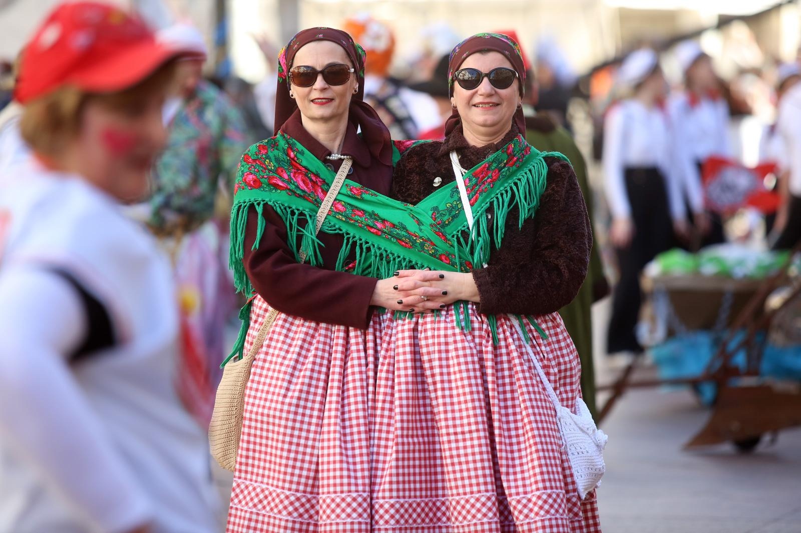 Velika karnevalska povorka u Rijeci: Više od 10.500 maškara prodefiliralo Korzom