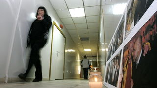 Zagreb, 081110.
Radio 101, Gajeva ulica.
Dio zaposlenika i honorarnih djelatnika Radija 101 usao je u strajk upozorenja, koji ce trajati od 8 do 14 sati, nakon cega se redovni program nastavlja. Racun Radija 101 je blokiran, posljednja placa zaposlenim dj Zagreb, 081110.
Radio 101, Gajeva ulica.
Dio zaposlenika i honorarnih djelatnika Radija 101 usao je u strajk upozorenja, koji ce trajati od 8 do 14 sati, nakon cega se redovni program nastavlja. Racun Radija 101 je blokiran, posljednja placa zaposlenim dj