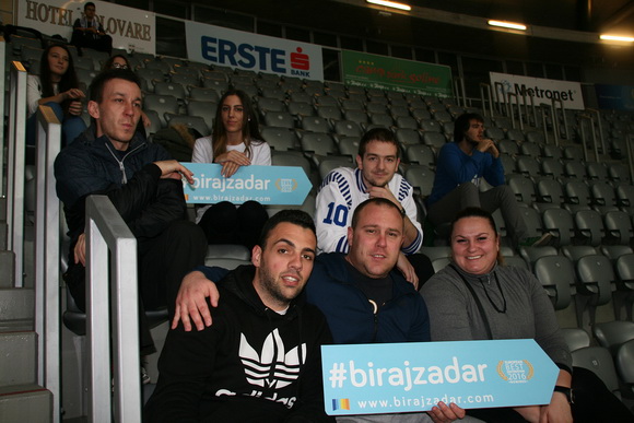 Košarkaši i navijači KK Zadar podržali akciju #birajzadar Košarkaši i navijači KK Zadar podržali akciju #birajzadar