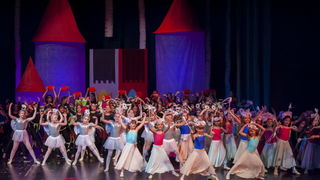 HNK Zadar: Bajka.hr Plesne udruge Gesta, Foto: Željko Karavida HNK Zadar: Bajka.hr Plesne udruge Gesta, Foto: Željko Karavida