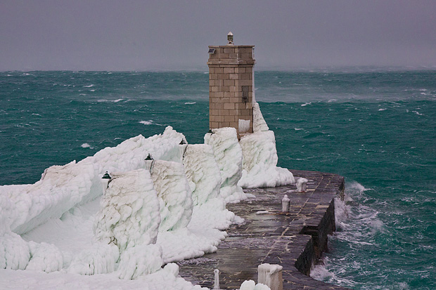 Senj u zagrljaju ledenog pokrivača, foto: Leo Banić