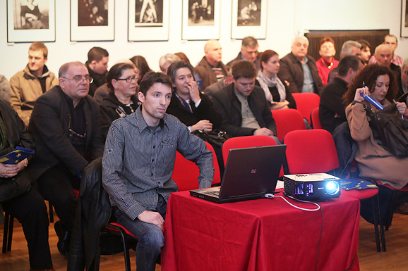 Zašto Hrvatska treba ući u EU (foto:Saša Čuka) Zašto Hrvatska treba ući u EU (foto:Saša Čuka)
