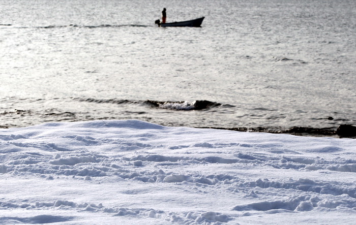 Zadar, 050212.
Zadarska snjezna prica traje vec treci dan. Zadar je i dalje prekriven bijelim pokrivacem, a gradjani nemaju vecih problema.
Na slici: detalj iz Zadra.
Foto: Jure Miskovic / CROPIX Zadar, 050212.
Zadarska snjezna prica traje vec treci dan. Zadar je i dalje prekriven bijelim pokrivacem, a gradjani nemaju vecih problema.
Na slici: detalj iz Zadra.
Foto: Jure Miskovic / CROPIX