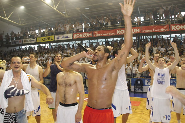 Jazine i Tornado: Prvaci za sva vremena!