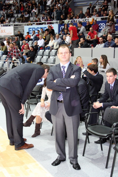 KK Zadar – Real Madrid, umirovljenje dresova 10 (Giuseppe Giergia) i 11 (Kresimir Cosic), Foto; Mladen Malik KK Zadar – Real Madrid, umirovljenje dresova 10 (Giuseppe Giergia) i 11 (Kresimir Cosic), Foto; Mladen Malik