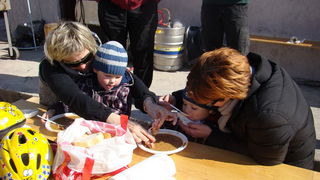 Druzenje uz surf i kite na plazi Makarska u Sukosanu Druzenje uz surf i kite na plazi Makarska u Sukosanu