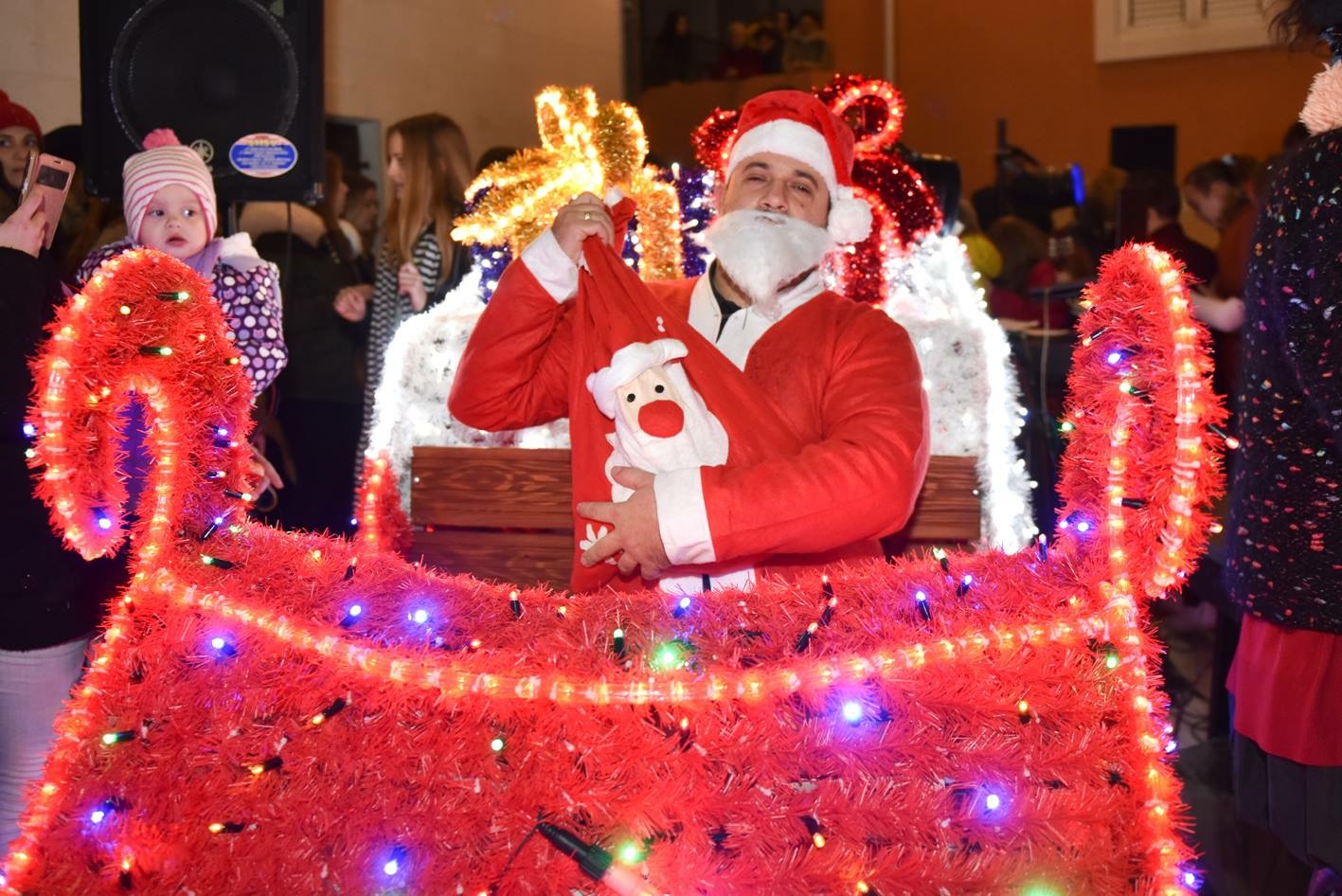 Novalja: Manifestacija “Naš otok pjeva pleše i svira”