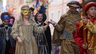 Velika karnevalska povorka u Rijeci: Više od 10.500 maškara prodefiliralo Korzom