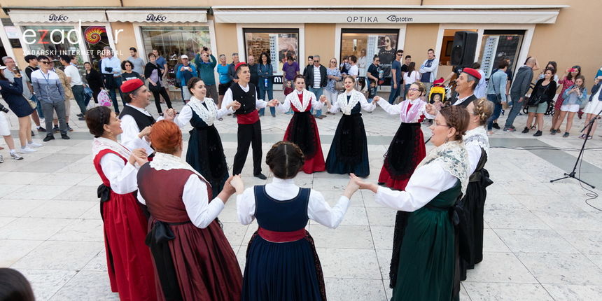Večernji đir po gradu, srijeda 9. svibnja 2018. Večernji đir po gradu, srijeda 9. svibnja 2018.