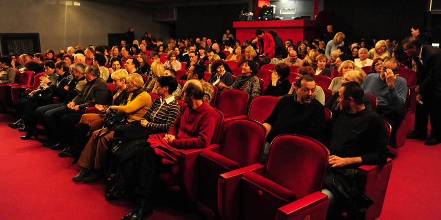 Zadar, 06.03.2013. snimio: Nenad Marčev,
Monodrama Zijaha Sokolovića,
Međuigre 0-24,
Redatelj Zijah Sokolović,
Dvorana HNK Zadar Zadar, 06.03.2013. snimio: Nenad Marčev,
Monodrama Zijaha Sokolovića,
Međuigre 0-24,
Redatelj Zijah Sokolović,
Dvorana HNK Zadar