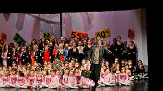 Plesna udruga Gesta: Božićni šoping u SuperOvoj, Foto: Željko Karavida Plesna udruga Gesta: Božićni šoping u SuperOvoj, Foto: Željko Karavida