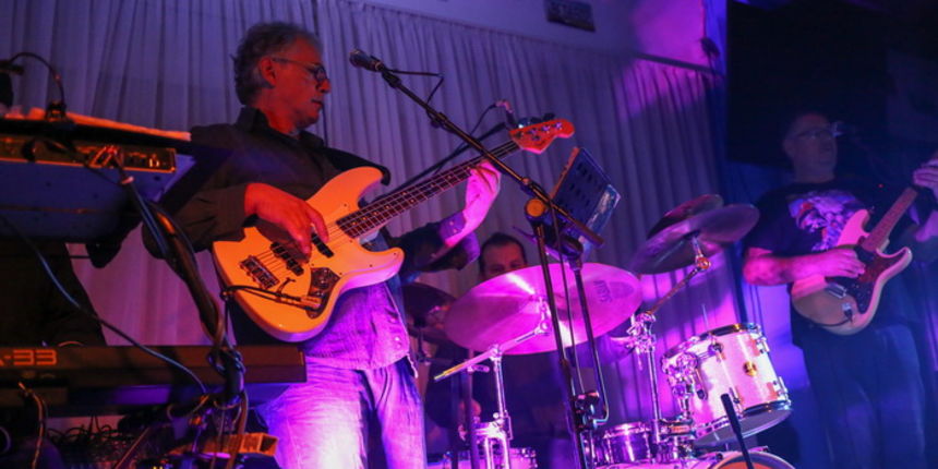 Friday Night Live: Cotton Club @ Famous Beach Bar & Grill 21. listopada 2016. Friday Night Live: Cotton Club @ Famous Beach Bar & Grill 21. listopada 2016.