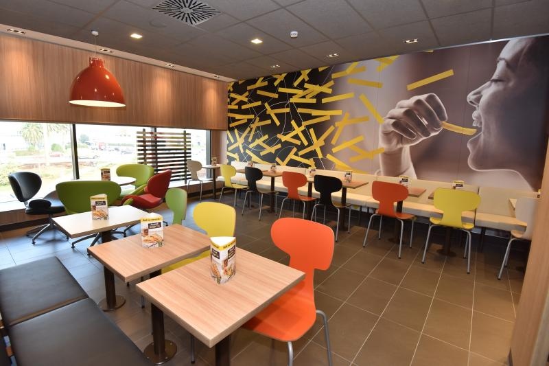 U zgradi nekadasnjeg zeljznickog kolodvora jutros je otvoren prvi Mc Donalds u Zadru Photo: Dino Stanin/PIXSELL
